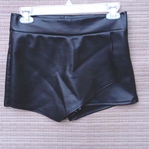 CHERYL KIDS CREATION PU Leather Envelope Skort, size XL